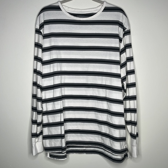 Men’s Tees - Picture 2 of 5